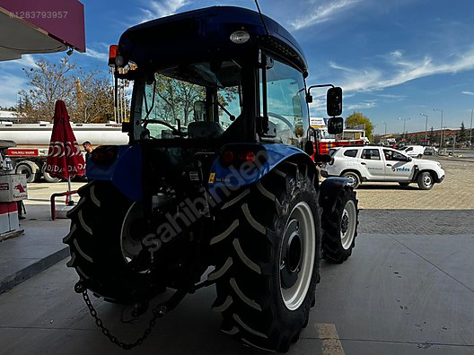 Machinery / Agricultural Machines / Tractors / New Holland / T4.75S