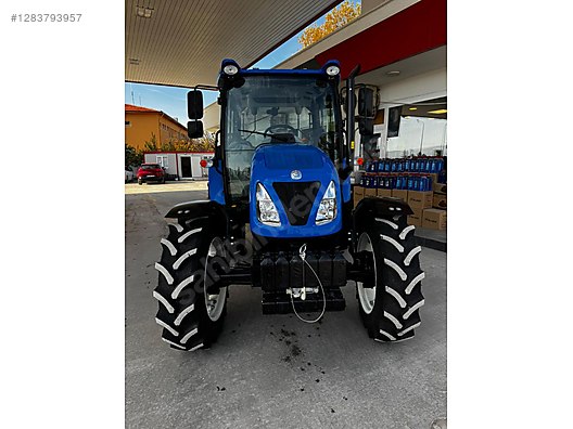 Machinery / Agricultural Machines / Tractors / New Holland / T4.75S