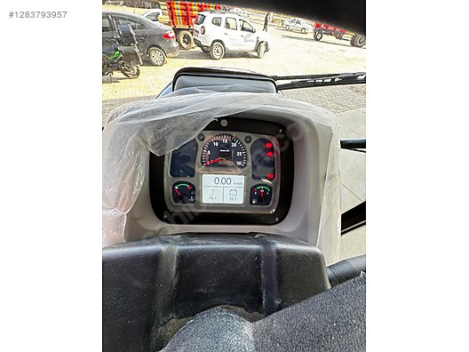 Machinery / Agricultural Machines / Tractors / New Holland / T4.75S