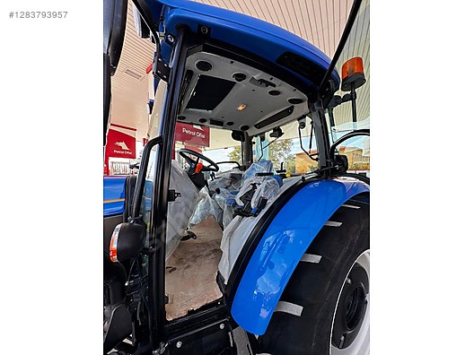 Machinery / Agricultural Machines / Tractors / New Holland / T4.75S
