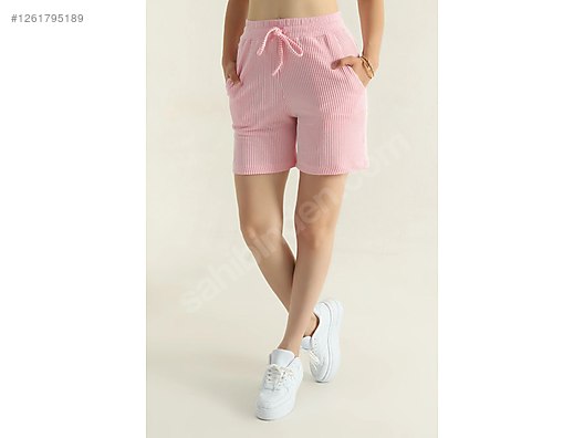 Pembe Bayan Şort