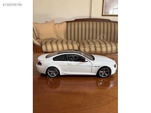 Kyosho Diecast Model 1:18 BMW Araba - 1325795796
