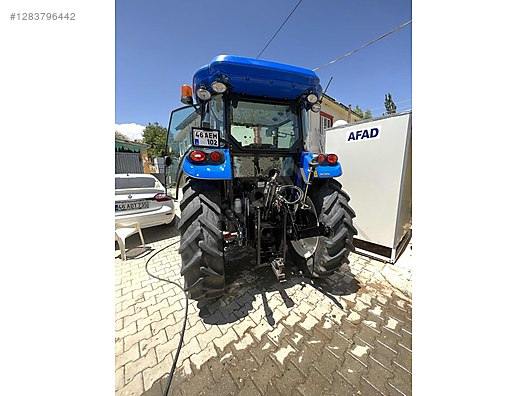 Machinery / Agricultural Machines / Tractors / New Holland / TD90D