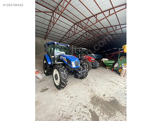 Machinery / Agricultural Machines / Tractors / New Holland / TD90D