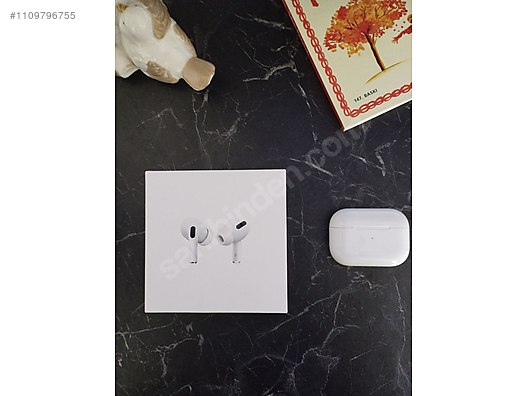 Candi london airpods online i12