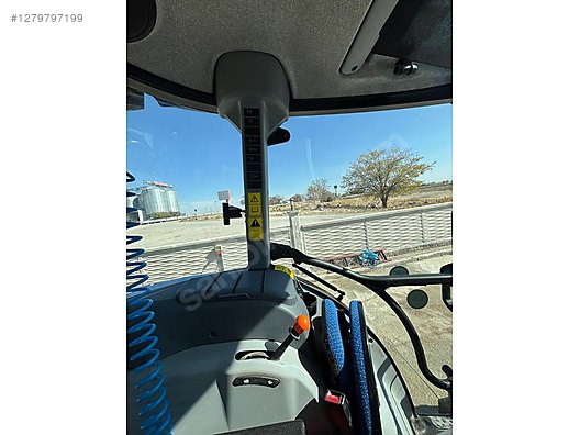 Machinery / Agricultural Machines / Tractors / New Holland / T5.120