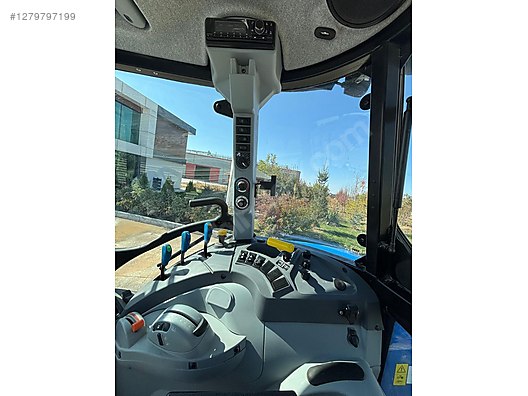 Machinery / Agricultural Machines / Tractors / New Holland / T5.120