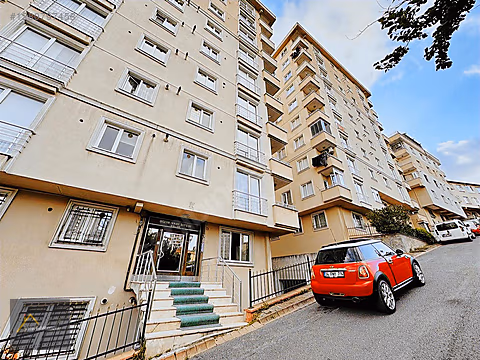 ARMAĞANEVLER MAH METRO DİBİ SİTEDE OTOPARKLI SATILIK 1+1 Y.GİRİŞ #1280797458