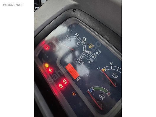 Machinery / Agricultural Machines / Tractors / New Holland / TD90D