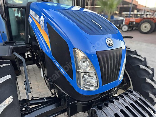 Machinery / Agricultural Machines / Tractors / New Holland / TD90D