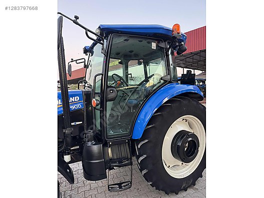 Machinery / Agricultural Machines / Tractors / New Holland / TD90D