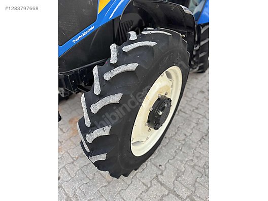 Machinery / Agricultural Machines / Tractors / New Holland / TD90D