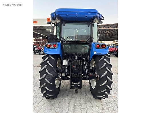 Machinery / Agricultural Machines / Tractors / New Holland / TD90D