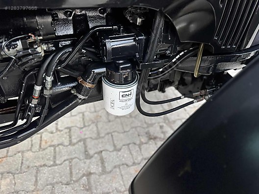 Machinery / Agricultural Machines / Tractors / New Holland / TD90D