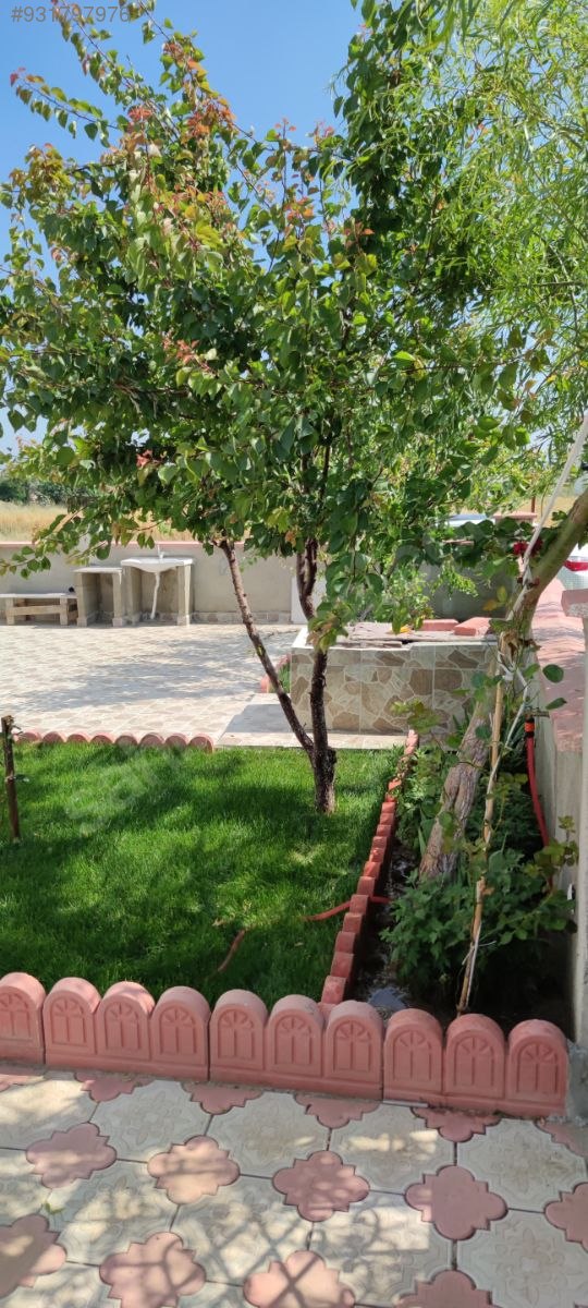 Yeniçiftlik te 3 katlı bahçeli villa Satılık Müstakil Ev İlanları