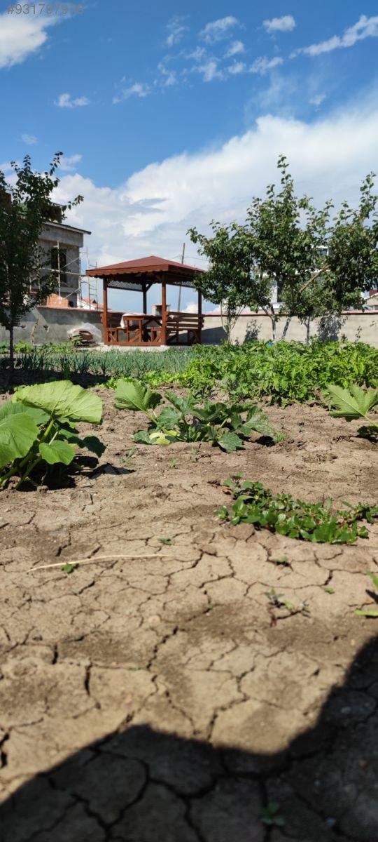 Yeniçiftlik te 3 katlı bahçeli villa Satılık Müstakil Ev İlanları