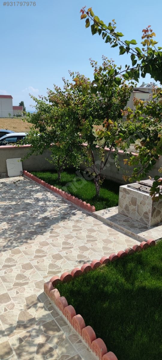 Yeniçiftlik te 3 katlı bahçeli villa Satılık Müstakil Ev İlanları