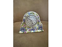 PORSELEN SAAT MASA USTU