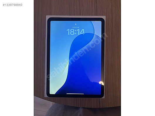 Apple iPad Air 5 64 GB Tablet - 1339798940