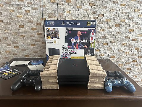 Playstation 4 Pro Jet Black sahibinden.comda - 1301799860