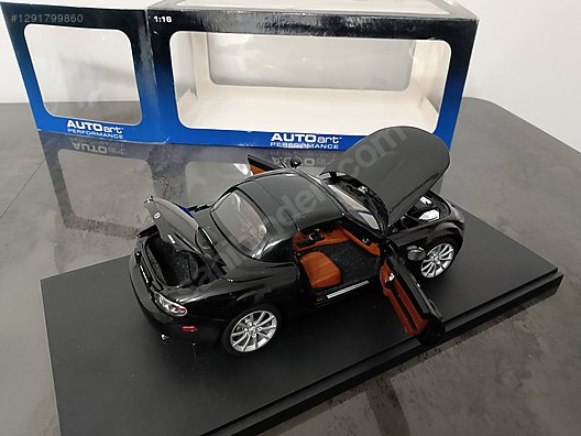 Autoart Diecast Model 1:18 Mazda Araba - 1291799860