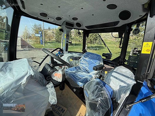 Machinery / Agricultural Machines / Tractors / New Holland / TD5.110