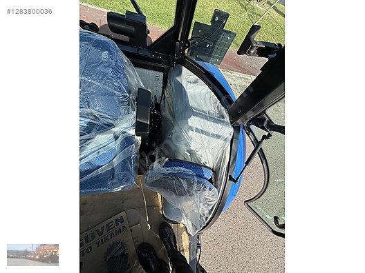 Machinery / Agricultural Machines / Tractors / New Holland / TD5.110