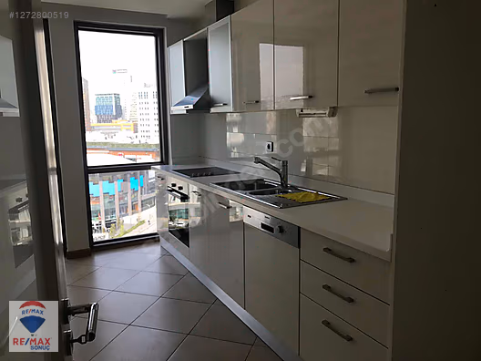 Deluxia Palace...2+1 Kiralık Ofis.....At­aşehir....