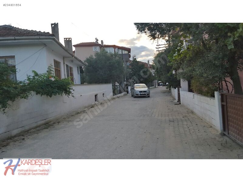 PAMUKOVA YENİ MAHALLEDE 457 M2 ARSA İKİ YOL CEPHELİ YATIRIMLIK