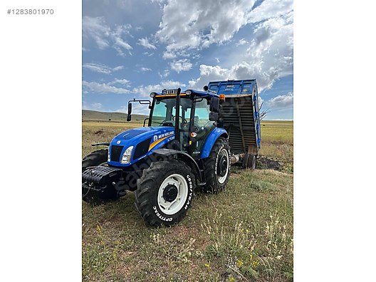 Machinery / Agricultural Machines / Tractors / New Holland / TD90D