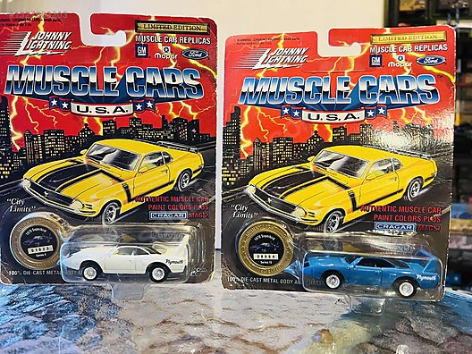 Johnny Lightning Diecast Model 1:64 Plymouth Araba - 1327803203