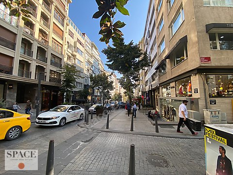 NİŞANTAŞI ABDİ İPEKÇİ CADDESİ'NE CEPHELİ BİNADA SATILIK MAĞAZA