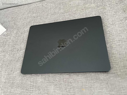 Apple Macbook / Macbook Air 2022 16 GB RAM 256 GB SSD on