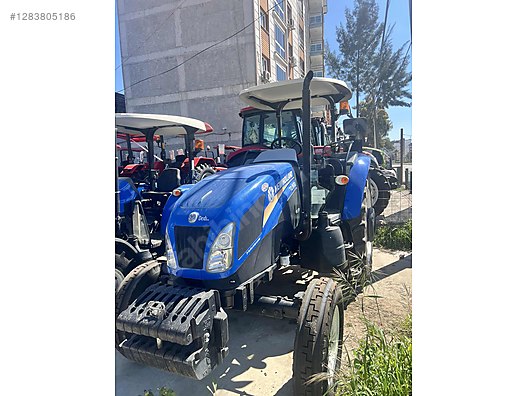 Machinery / Agricultural Machines / Tractors / New Holland / TD90D