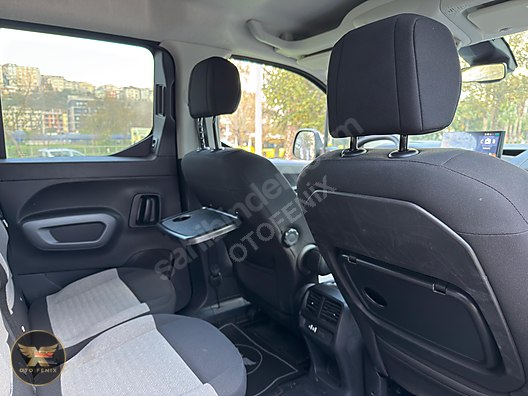 OTOFENİX 2024 CITOREN BERLINGO SHINE E-TOGGLE ŞRT.TAKİP 13.672KM