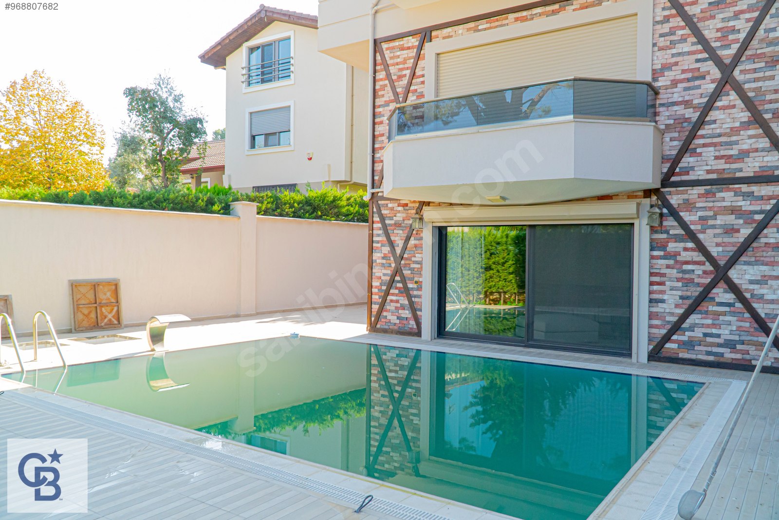 Bağbaşı Zümrüt Evler�de 744m2 Arsa İçinde Satılık Havuzlu Villa