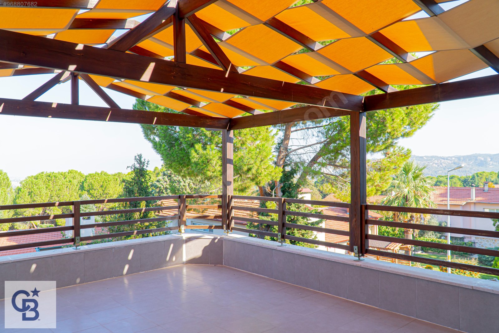 Bağbaşı Zümrüt Evler�de 744m2 Arsa İçinde Satılık Havuzlu Villa