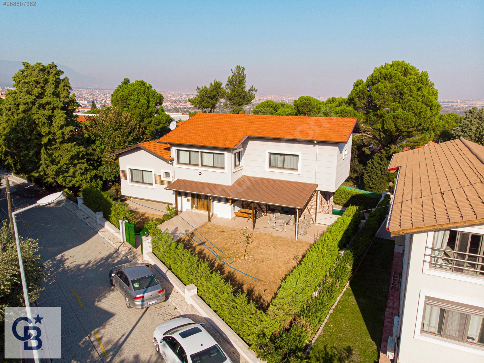 Bağbaşı Zümrüt Evler�de 744m2 Arsa İçinde Satılık Havuzlu Villa