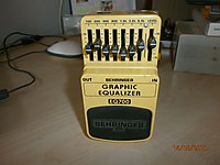 BEHRINGER -GRAPİC EQ 700 EQUALIZER...