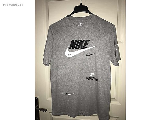 T shirt nike argento online