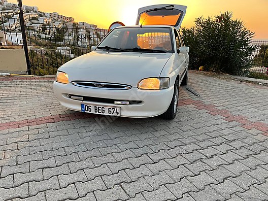 ford escort 1 8 clx sahibinden degisensiz masrafsiz lpg li klimali escort clx hb at sahibinden com 959810481