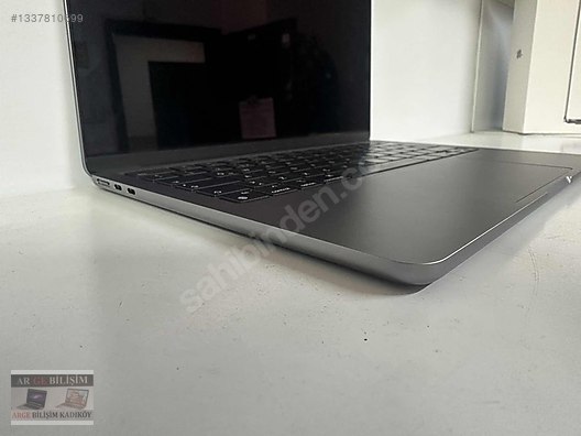 Apple Macbook / MACBOOK AİR 2022 M2 İŞLEMCİ 8GB RAM 256GB SSD PİL