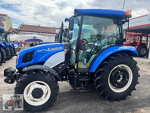 Machinery / Agricultural Machines / Tractors / New Holland / T4.60S