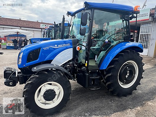 Machinery / Agricultural Machines / Tractors / New Holland / T4.60S