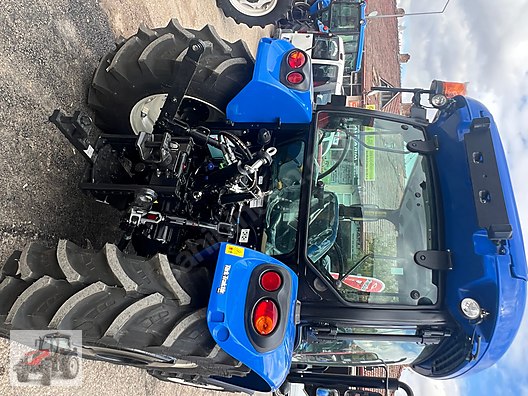 Machinery / Agricultural Machines / Tractors / New Holland / T4.60S