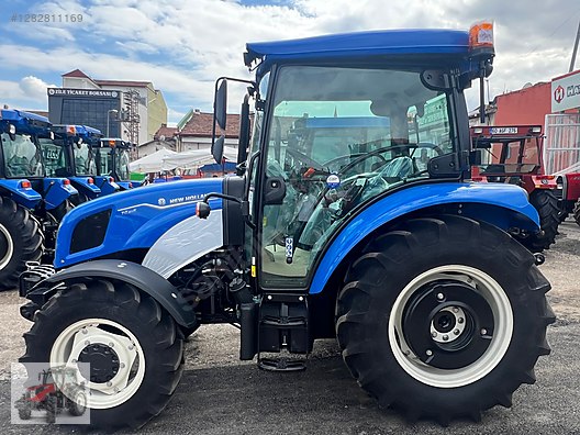 Machinery / Agricultural Machines / Tractors / New Holland / T4.60S