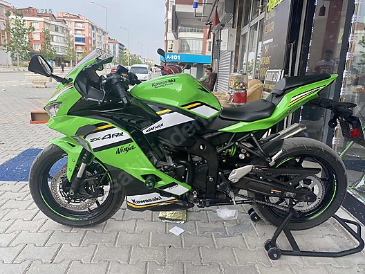 yuki＿k Kawasaki Ninja ZX-4R: Sleek Mid-Range Racer with Superbikes
