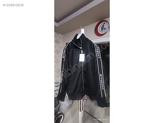 Used & Brand New Items / Clothing & Accessories / Men / Clothing / Tracksuit & Sweatsuit