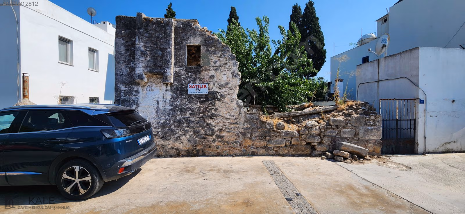 Bodrum Marina'ya Yürüme Mesafesi Taş Ev Arsası