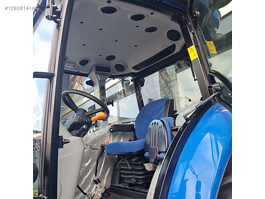 Machinery / Agricultural Machines / Tractors / New Holland / TD90D